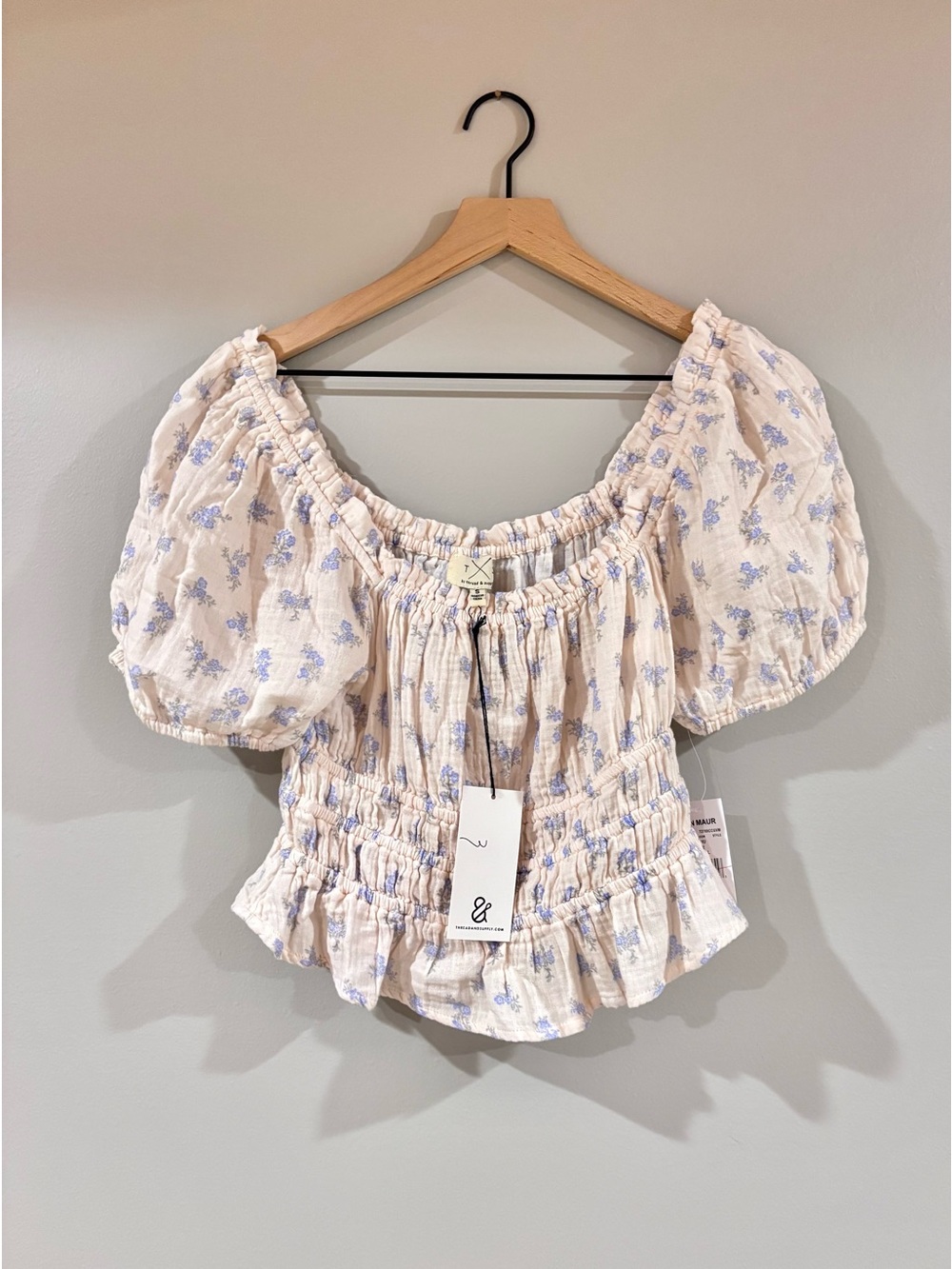 Thread & Supply Smocked Puff-Sleeve Floral Crop Top Cream with Light Blue size s